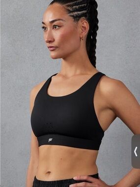 Fabletics Black Women's Seamless Sports Bra - small
